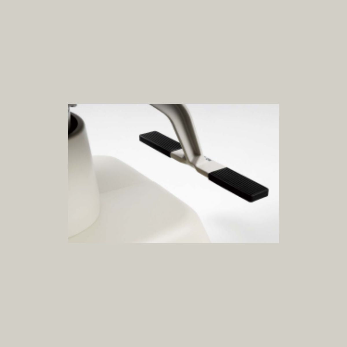 Sillón oftalmico reclinable, Mod. UN-15  TAKAGI
