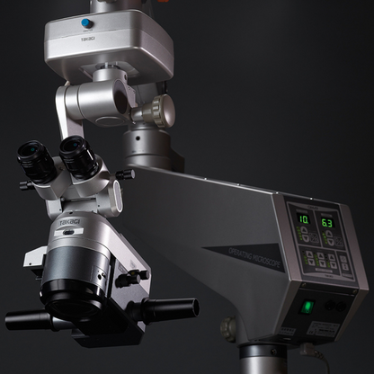 Microscopio Quirúrgico Oftalmoscopio OM-19 con asistente giratorio, Marca TAKAGI